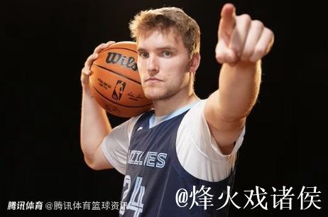 斯潘塞三分再发威,灰熊末节狂飙20分领先 斯潘塞三分再发威,灰熊末节狂飙20分领先